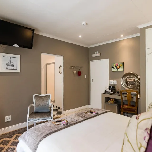 Suite, Duke And Duchess Boutique Hotel 6/8