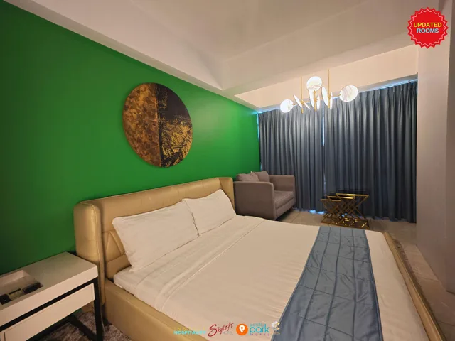 غرفة بريميير بسرير كينج، Pacific Skyloft Hotel 1/1