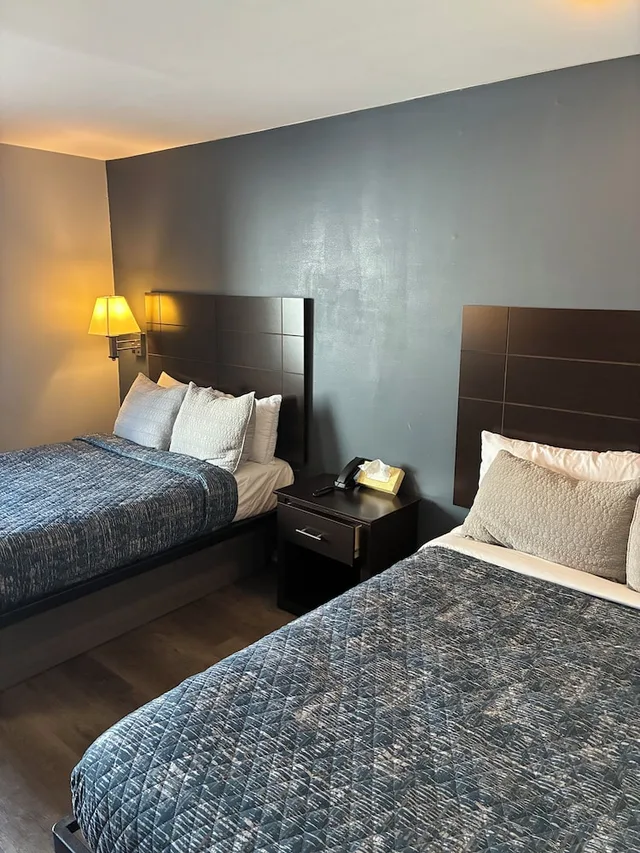 غرفة قياسية بسريرين مزدوجين، MainStay Inn 4/10