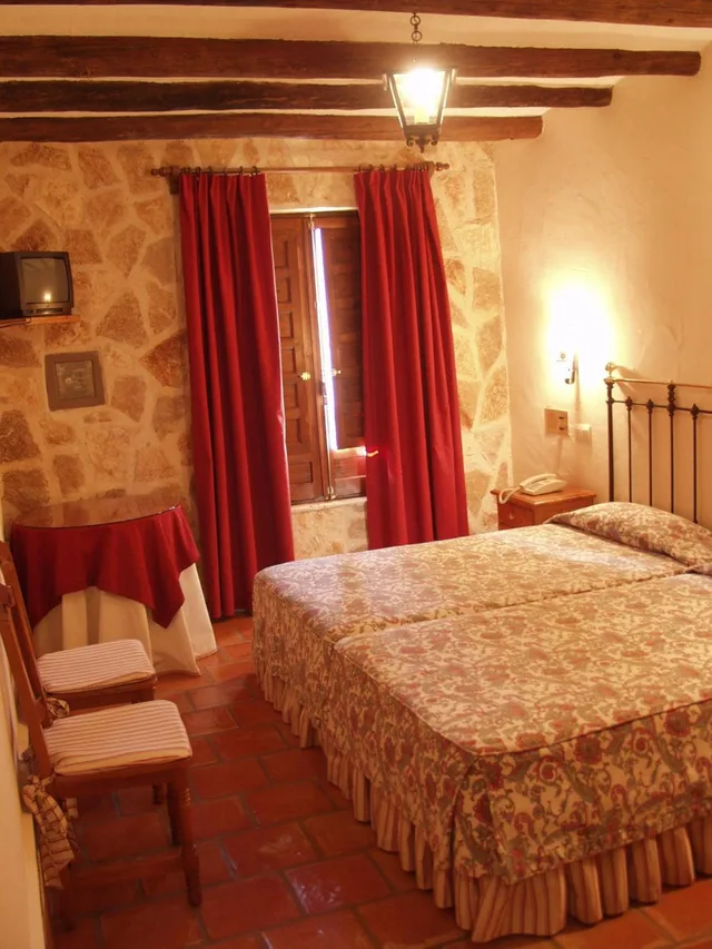Room, Double or Twin Bed, Meson Don Quijote 4/10