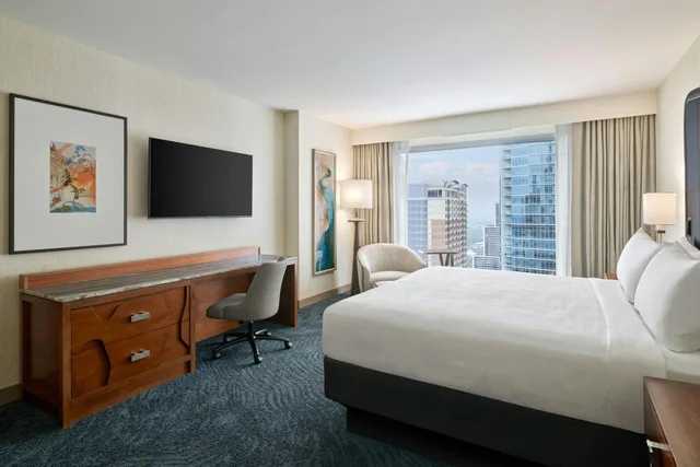 غرفة بسرير كينج بإطلالة على المدينة في طابق مرتفع لذوي الإعاقة، JW MARRIOTT AUSTIN 5/10