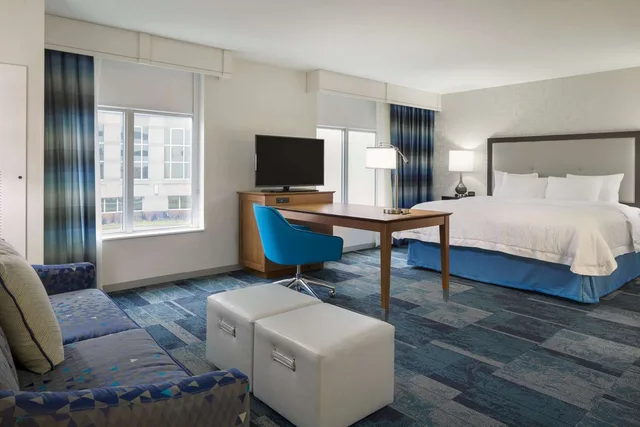 جناح استوديو بسرير كينج مع أريكة لذوي الإعاقة، Hampton Inn Suites Rosemont Chicago O Hare 1/2