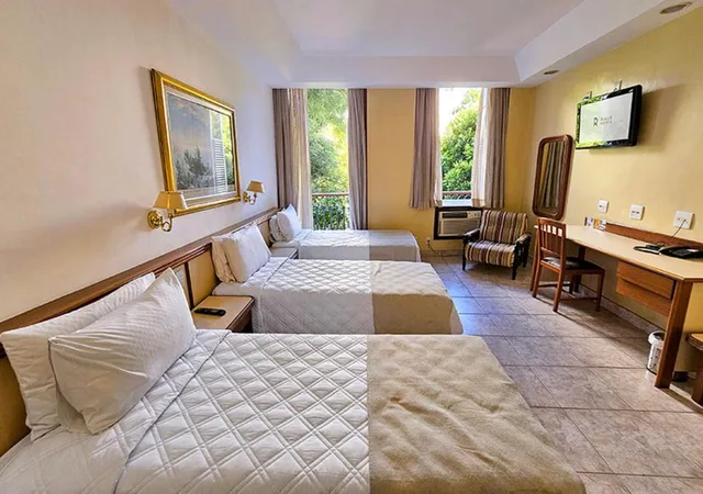 جناح ثلاثي بسريرين منفصلين وثلاثة أسرّة بجاكوزي، Riale Imperial Flamengo 2/2