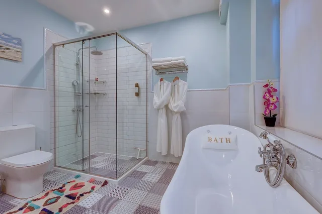 جناح جونيور ركني بسرير كوين بمطبخ صغير، City Boutique Inn 4/5
