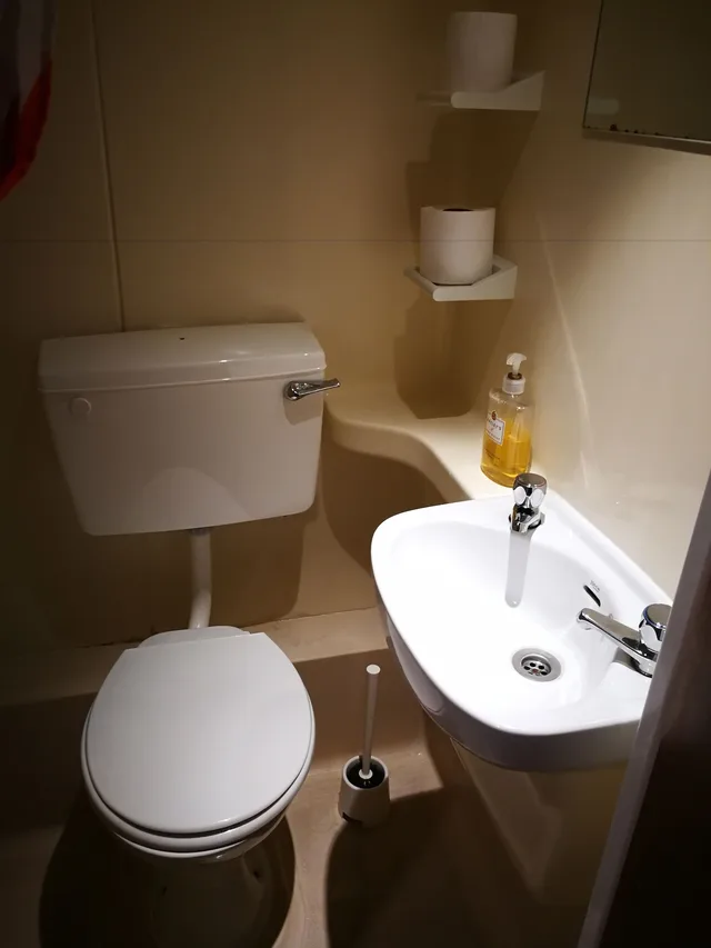 Standard, Twin Beds, Saint James Backpackers 7/10