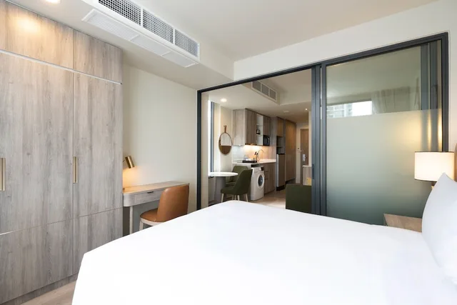جناح بسرير فردي بشرفة بغرفة نوم واحدة بمطبخ، Staybridge Suites Bangkok Sukhumvit 2/4