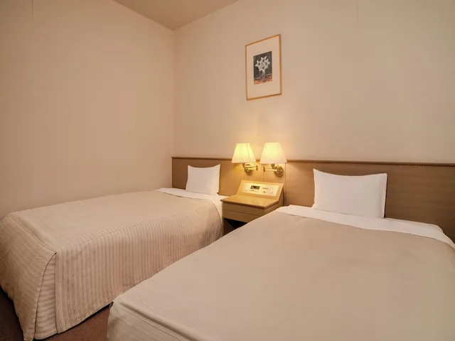 غرفة يابانية غربية قياسية بسريرين منفصلين وفرشتي فوتون مع أريكة، Hotel Anbient Tateshina 1/7