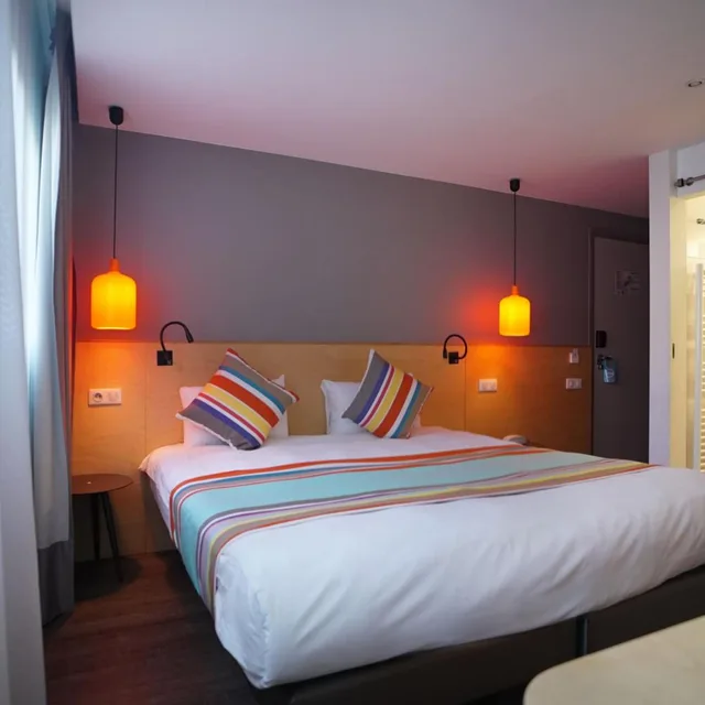 غرفة ثلاثية، Hotel La Regence 3/9