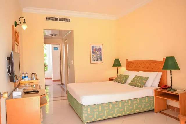 غرفة اقتصادية ثلاثية، Dive Inn Resort 1/2