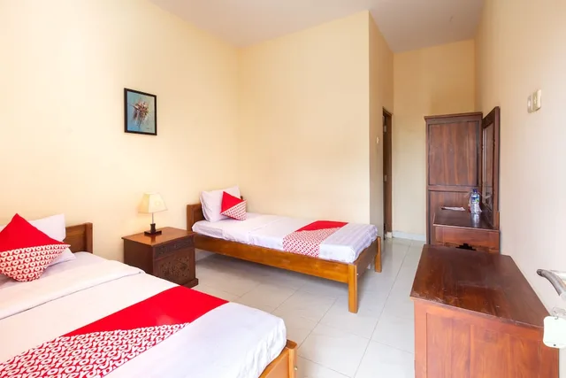 غرفة قياسية بسريرين منفصلين، OYO 1150 Omah Ladrang 4/7
