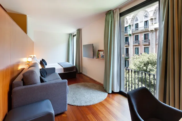 Family, Queen Bed, Sofa, Condes de Barcelona 5/6