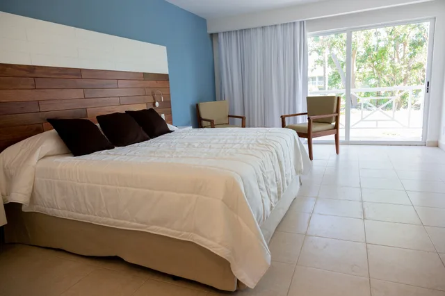 غرفة بسرير مزدوج، Viva Fortuna Beach by Wyndham A Trademark All Inclusive 1/3