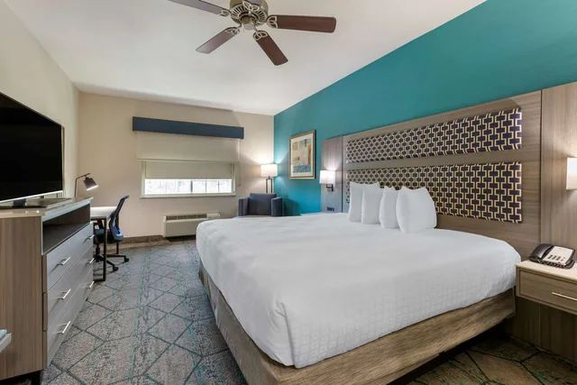 Room, King Bed, Best Western Plus Wasco Inn & Suites 1/8