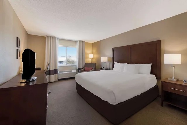 غرفة قياسية بسرير كينج، Comfort Inn Wichita East 2/5
