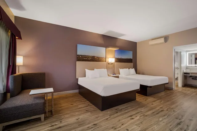 Room, 2 Queen Beds, Freeway Side، Best Western Diamond Bar Hotel & Suites 2/4