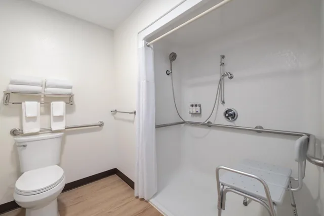 Executive, King Bed, Accessible, GuestHouse Inn, Suites & Conference Center Missoula 1/1