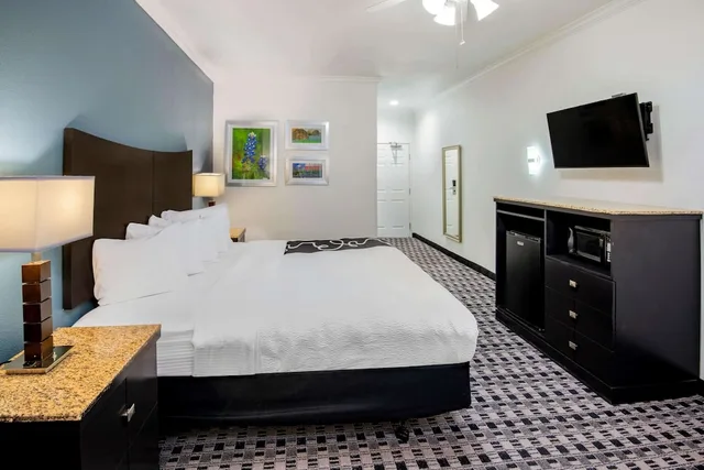 Room, King Bed, Accessible, La Quinta Inn & Suites by Wyndham Dalhart 3/4
