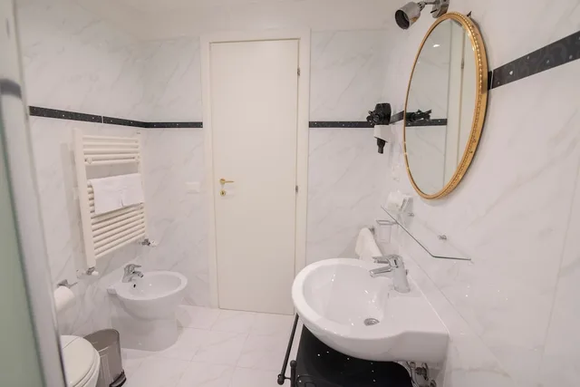 غرفة كلاسيكية بسرير كوين، B&B Home Grifondoro 7/10