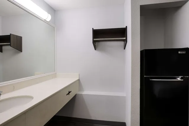 غرفة قياسية بسريرين مزدوجين، Suburban Studios Hinesville - Fort Stewart Area 3/3