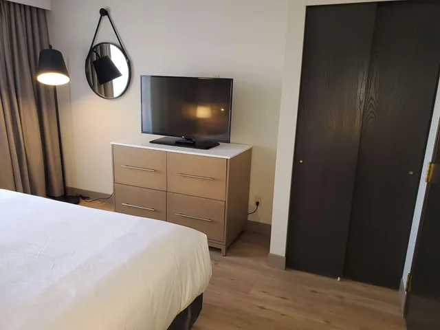 جناح، Radisson Hotel Colorado Springs Airport 2/4