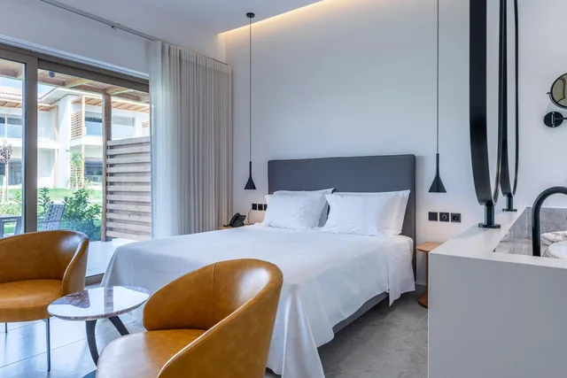 غرفة بسرير مزدوج بإطلالة على الحديقة، Grand Elis Hotel 4/10