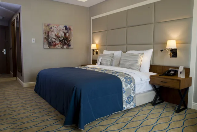 غرفة بسرير كينج، Ramada by Wyndham Sakarya Hendek 2/6