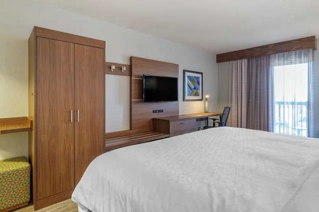 غرفة قياسية بسرير كينج، Holiday Inn Express Cape Coral-Fort Myers Area 1/5