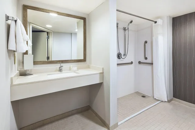 غرفة بسرير مزدوج لذوي الإعاقة، Courtyard Secaucus Meadowlands 4/4