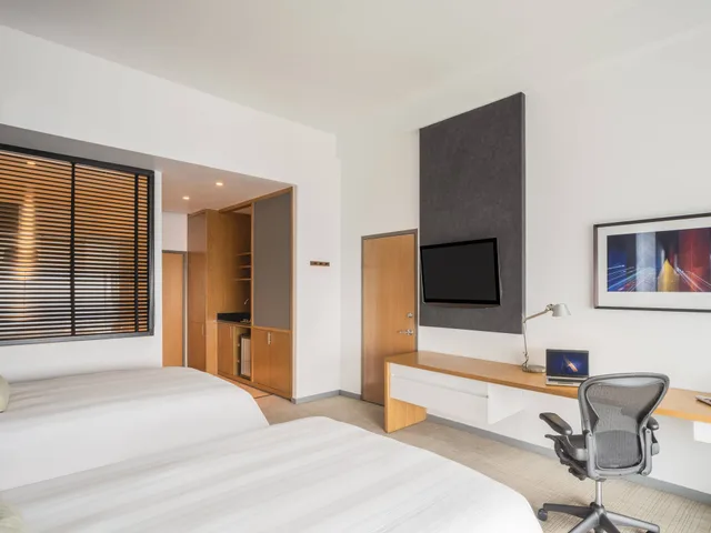 Classic, 2 Queen Beds, The Paragon Hotel Mexico City Santa Fe by Accor 2/3