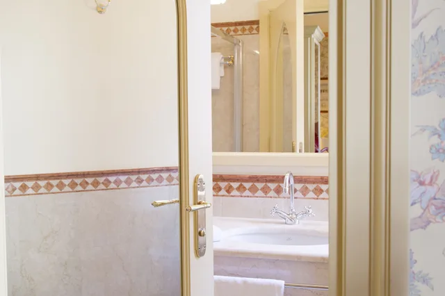 غرفة أساسية ثلاثية بسرير مزدوج وسرير فردي، Hotel Milano Regency 3/3