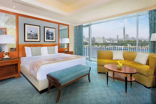 غرفة كلوب بسرير كينج مع دخول صالة النادي، The Nile Ritz-Carlton, Cairo 1/3