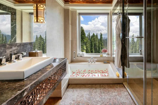 Luxury, Balcony, The Khyber Himalayan Resort & Spa 4/4