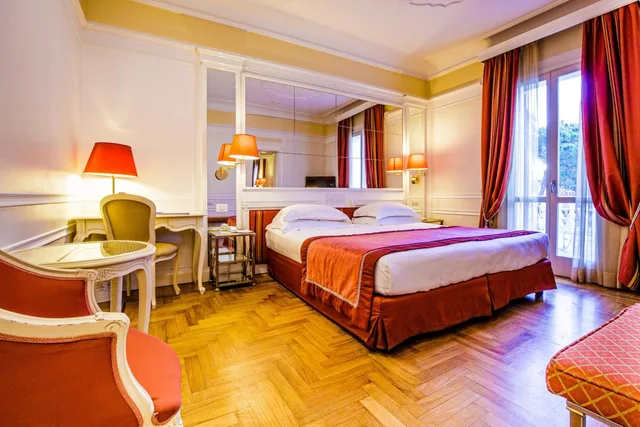 غرفة ديلوكس بسرير مزدوج أو سريرين منفصلين بشرفة، Grand Hotel Des Bains 4/6