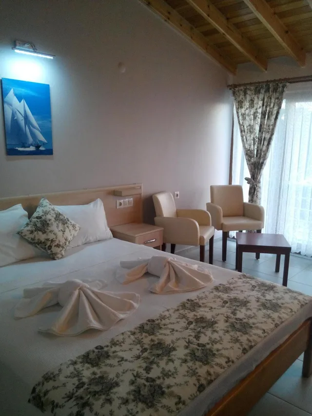 غرفة ديلوكس بسرير مزدوج بإطلالة على البحر، Hotel Mola 2/5