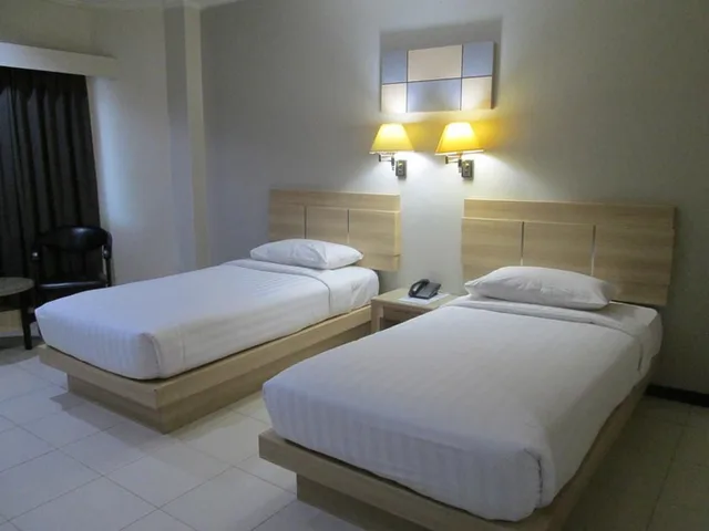 غرفة سوبيريور بسريرين منفصلين، Merpati Hotel 3/3