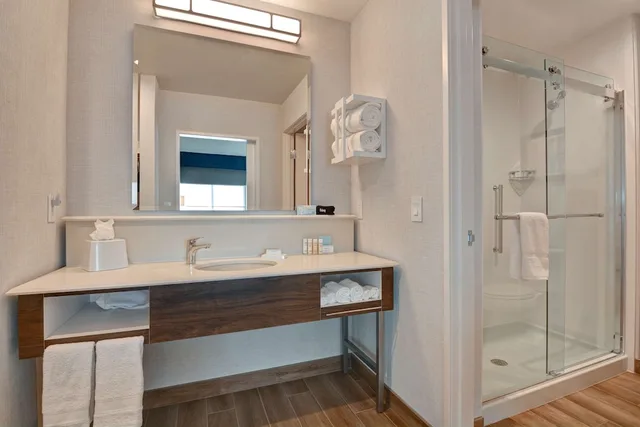 Studio, Suite, King Bed, Sofa, Accessible, Hampton Inn & Suites Nashville Downtown Capitol View, Tn 2/2