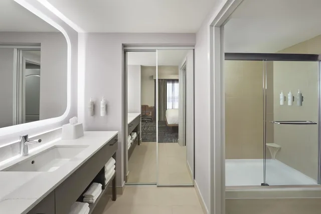 جناح بسرير كينج وسريرين كوين وسريرين كوين بغرفتي نوم، Homewood Suites by Hilton Toronto Vaughan 10/10