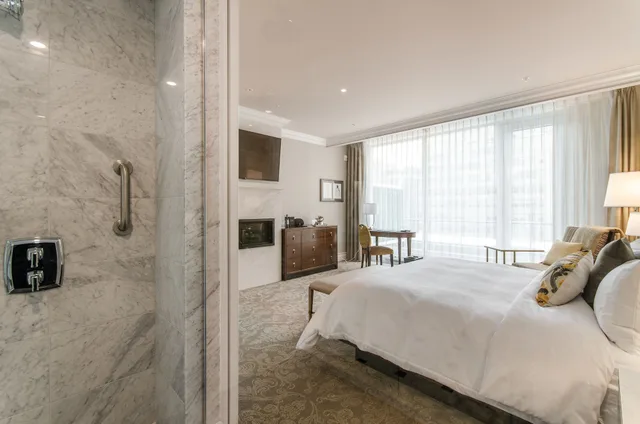 غرفة ديلوكس بسرير كينج بشرفة، Hotel Birks Montreal 5/10