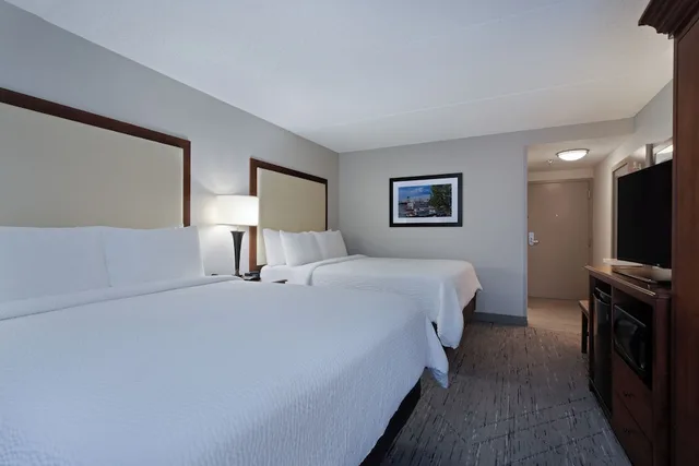 Standard, 2 Queen Beds, Accessible, Holiday Inn Express and Suites Cincinnati Riverfront, an IHG Hotel 1/8