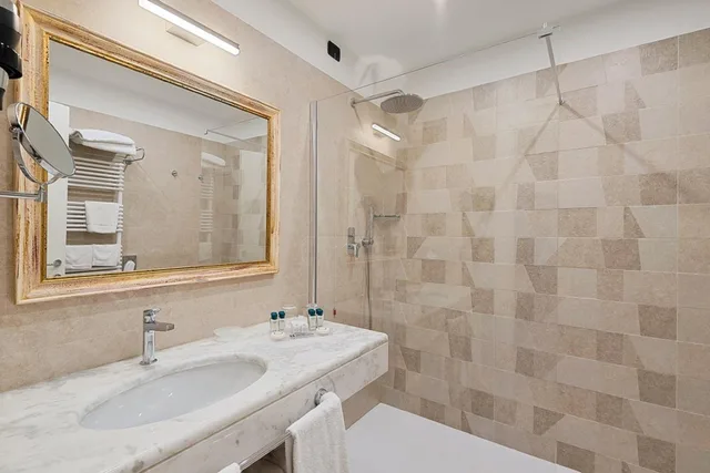 غرفة سوبيريور عائلية، Hotel Excelsior 9/9