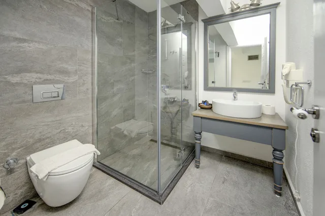 غرفة غراند رباعية بسرير كوين وسريرين منفصلين، Kefi Beach And Suites 10/10