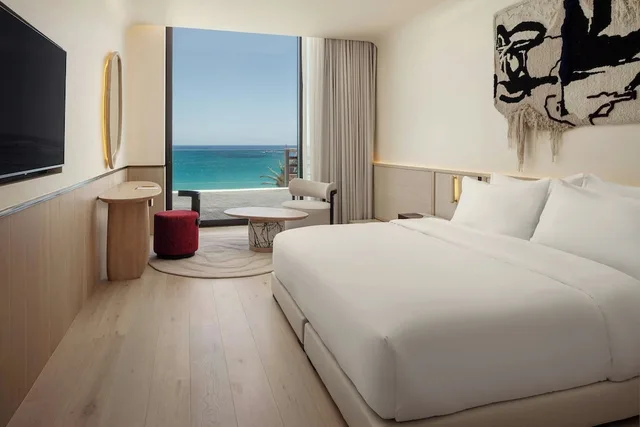غرفة تنفيذية بسرير كينج بإطلالة على البحر، Place on the Bay 1/5