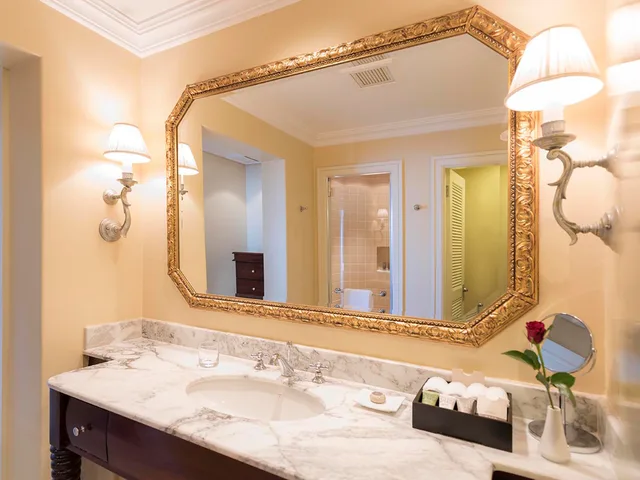 غرفة بسريرين منفصلين بإطلالة على الجبل، InterContinental Table Bay Cape Town by IHG 3/4
