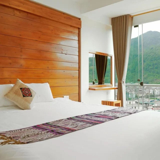 Senior, Double Bed, Panoramic City View, Balcony، Sapa Village Hotel 10/10