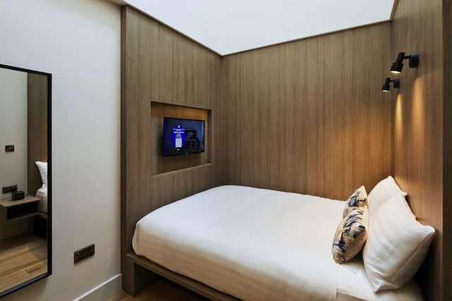 Deluxe, Queen Bed, Handels Hotel 1/2