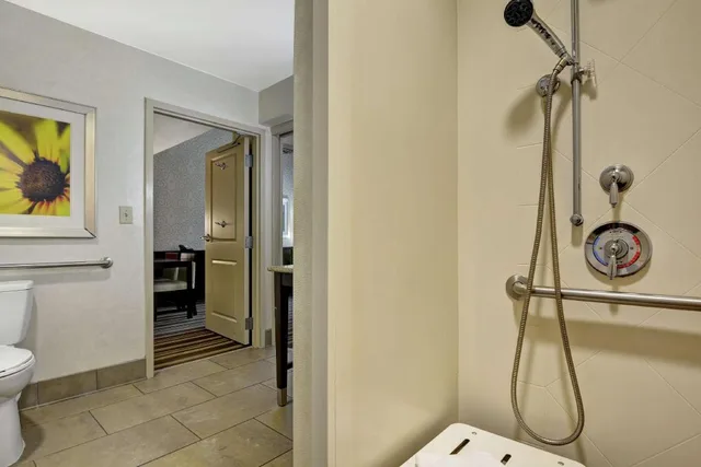 2 Rooms, Suite, 2 Queen Beds, Sofa, Accessible, Embassy Suites By Hilton Savannah Airport 3/3
