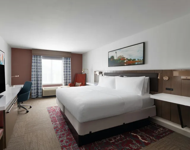 Room, King Bed, Hilton Garden Inn Tallahassee 2/3