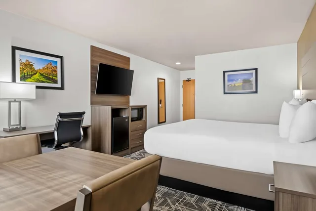 غرفة بسرير كينج، Best Western Plus Caldwell Inn & Suites 4/4