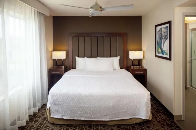 جناح استوديو بسرير كينج مع أريكة لذوي الإعاقة، Homewood Suites by Hilton Wallingford-Meriden 1/5