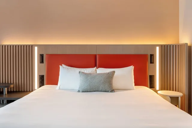 غرفة ديلوكس بسرير كينج، Courtyard By Marriott Paris Saint Denis 7/10